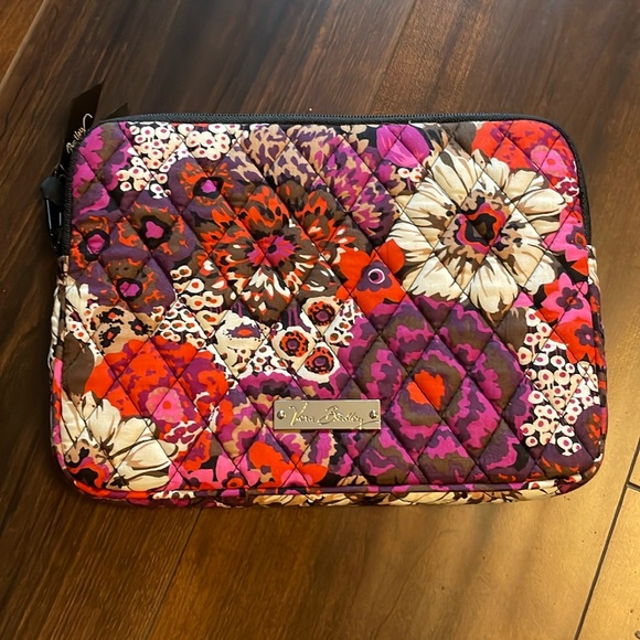 Vera Bradley mini iPad or kindle travel case holder. - Picture 1 of 3